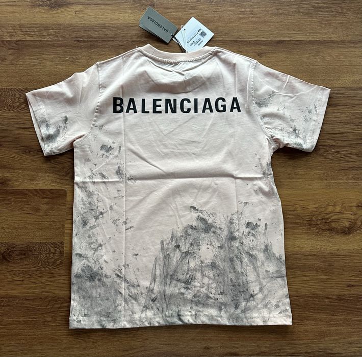 Мъжка,памучна тениска Balenciaga с голям надпис на гърба