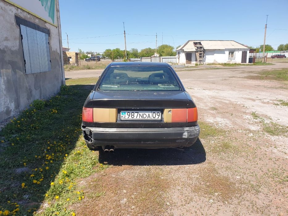 Продаю Audi 1992 года