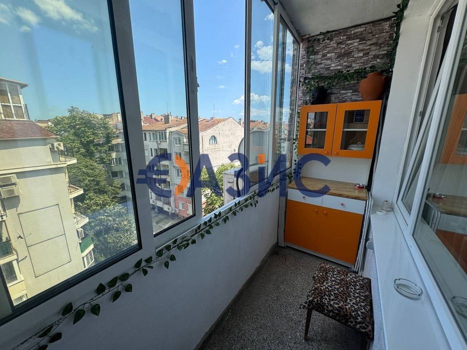 Продава се Тристаен апартамент в Бургас, Център - 50 кв.м за 2900 €/кв.м - Снимка #14