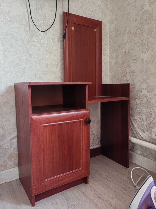 Шкаф вместе с трюмо