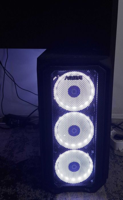 Vand pc gaming cu ry 5 7600 si rtx 5060