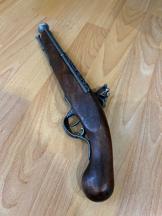 Реплика на кремъклия, комплект от два