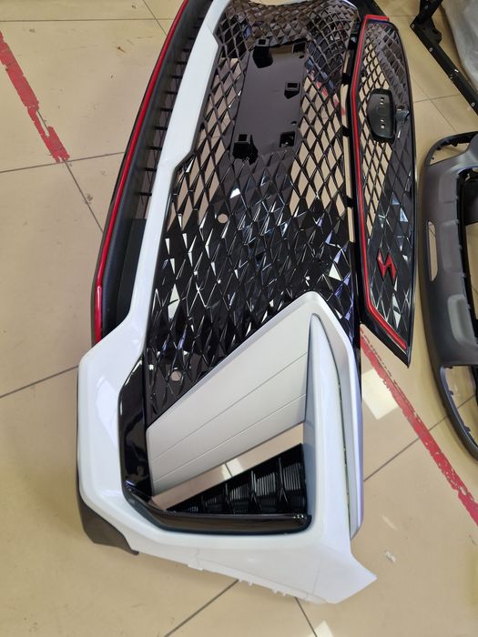 Запчасти Джели GEELY COOLRAY NEW бампер в сборе в цвет