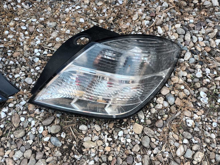 ляв и десен стоп за опел астра х хечбек OPEL ASTRA H