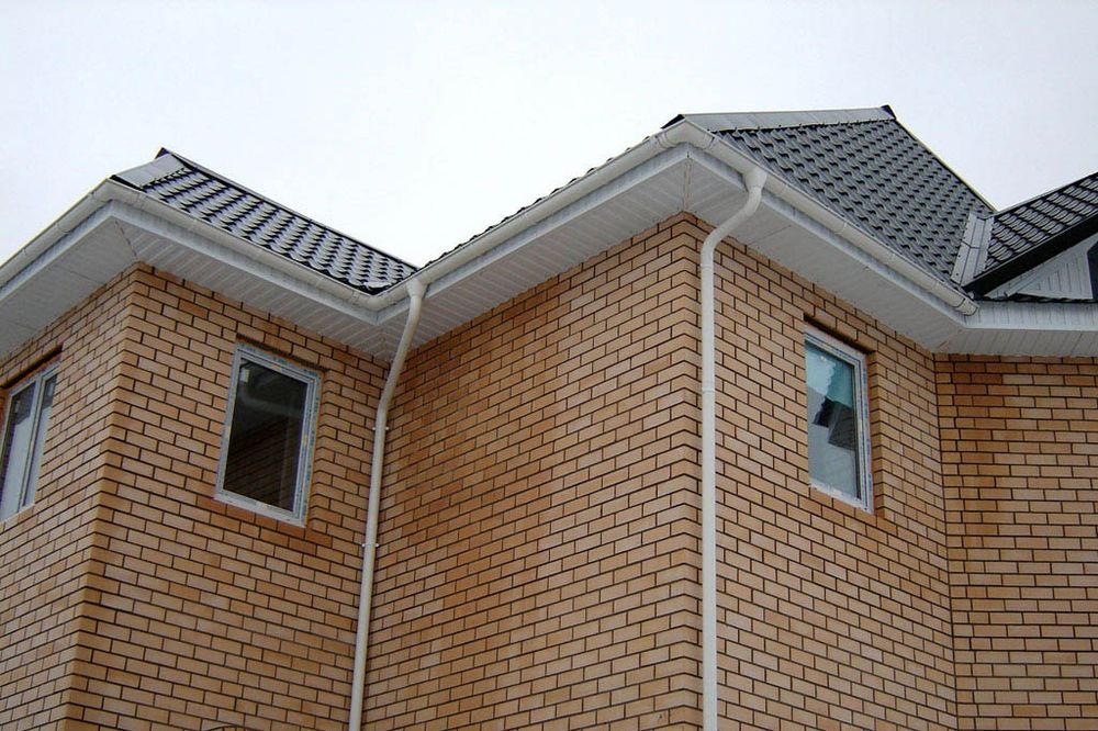 Монтаж водосток. Карнизы. софиты. Водосточные системы