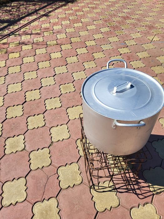 Продам пищевую кострюлю