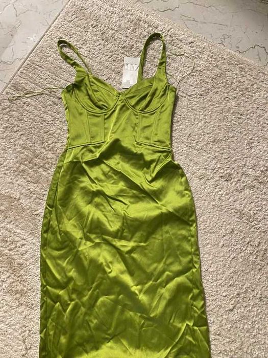 Rochie ZARA verde lime XS corset midi stramt bra cups fistic satin nou