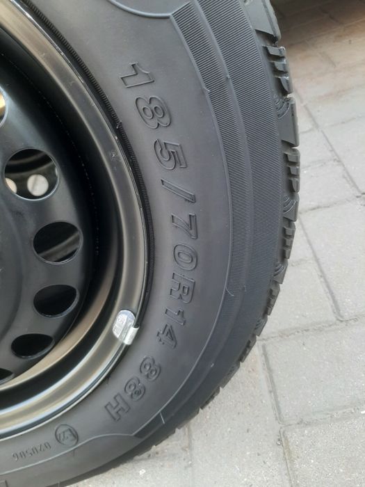 Продам два колеса 185 70 R14 Б/у.