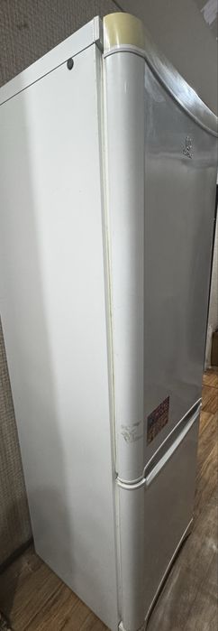 Продам холодильник