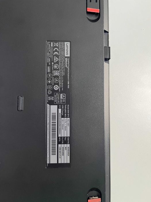 Tastatură Lenovo ThinkPad TrackPoint Keyboard II (model KC 1957)