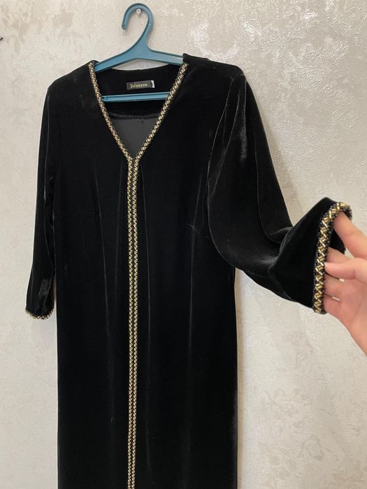 Продам новые платья