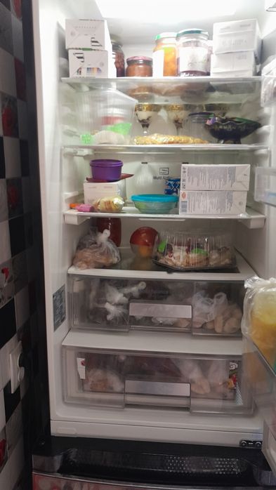 LG холодильник продам