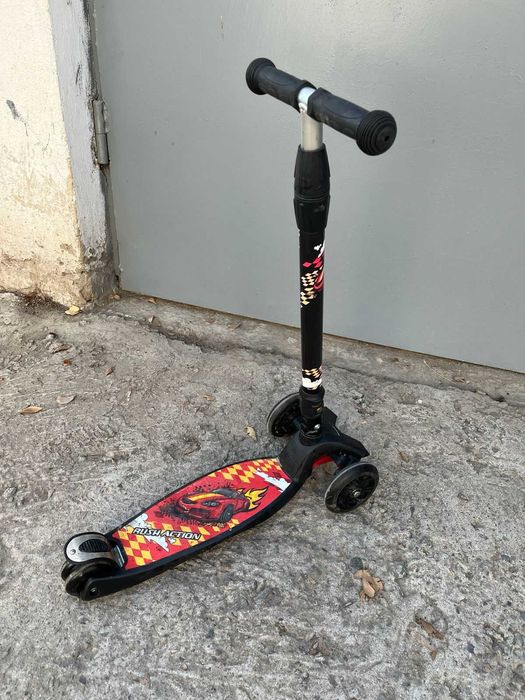 Продам детский самокат б/у