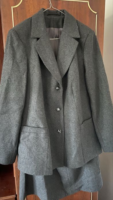 Costum gri de stofa gri