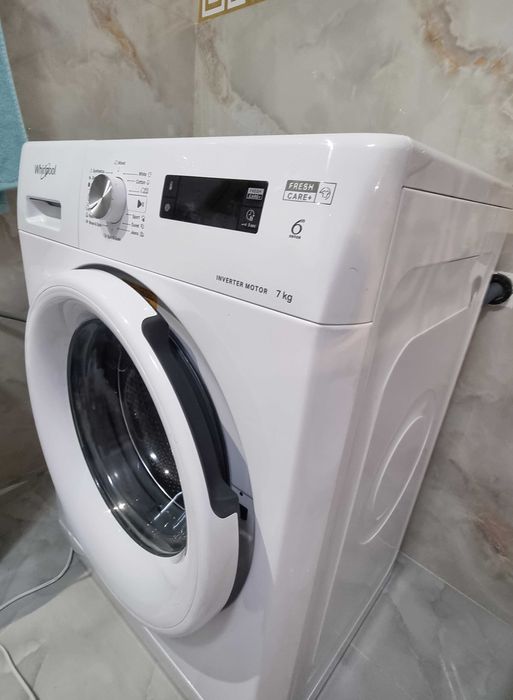 Vand Masina de spalat rufe Whirlpool 7 kg stare impecabila