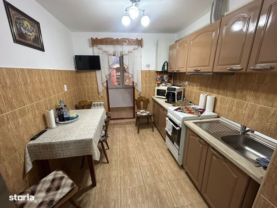 Apartament 2 camere, decomandat - Cugir