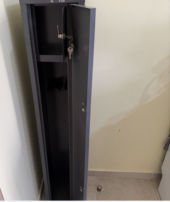 Шкаф металический