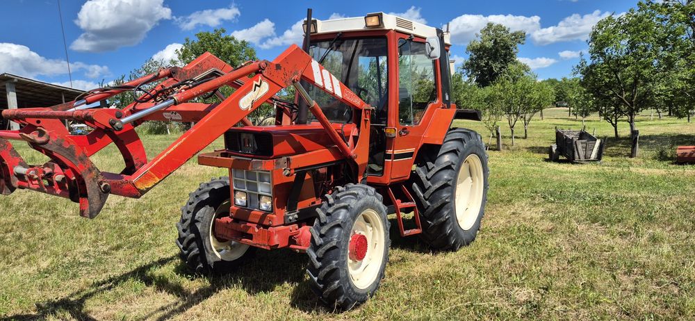 Tractor Case IH 745XL cu incarcator frontal