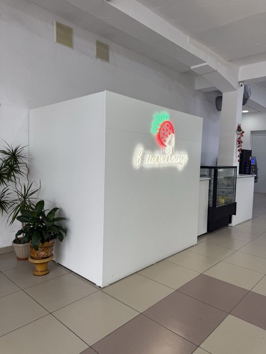 торговая ветрины и перегородки