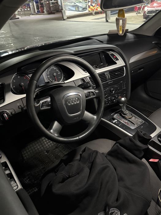 Vand Audi A4 B8 2010