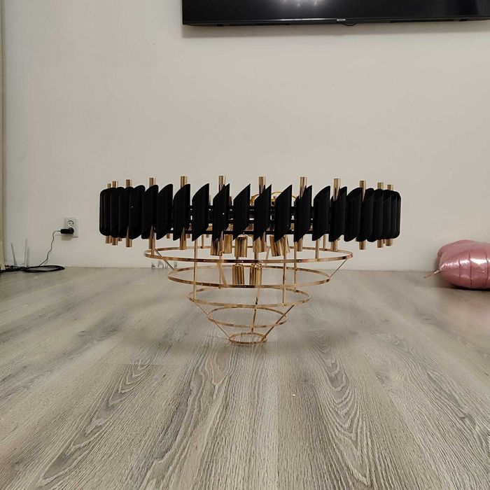 Продам люстру. Новую