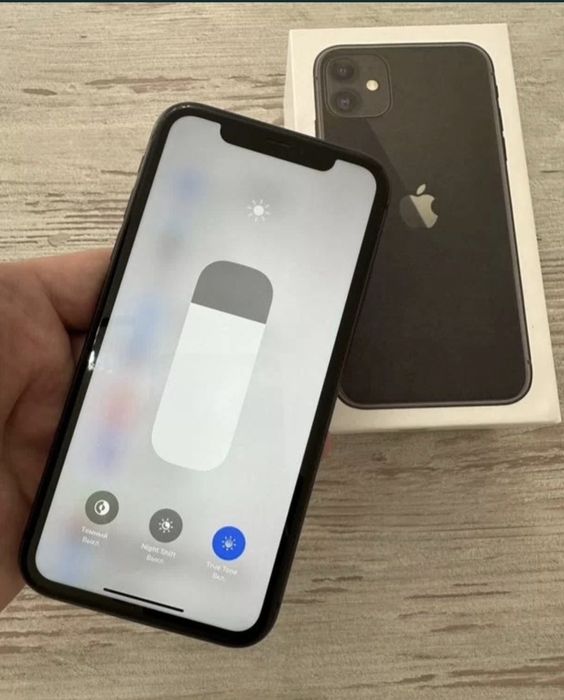 IPhone 11 c  128 гб памятью