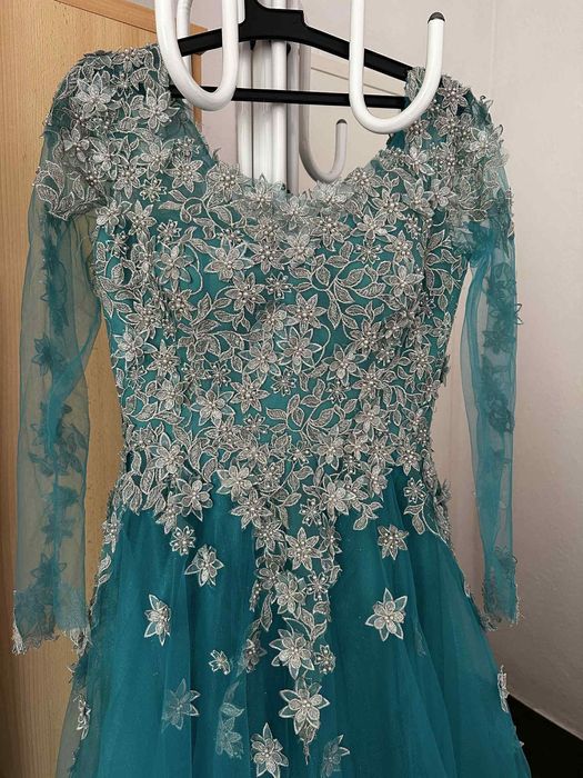 Официална  рокля