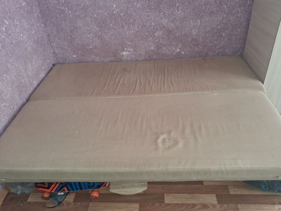 Продам диван книжку