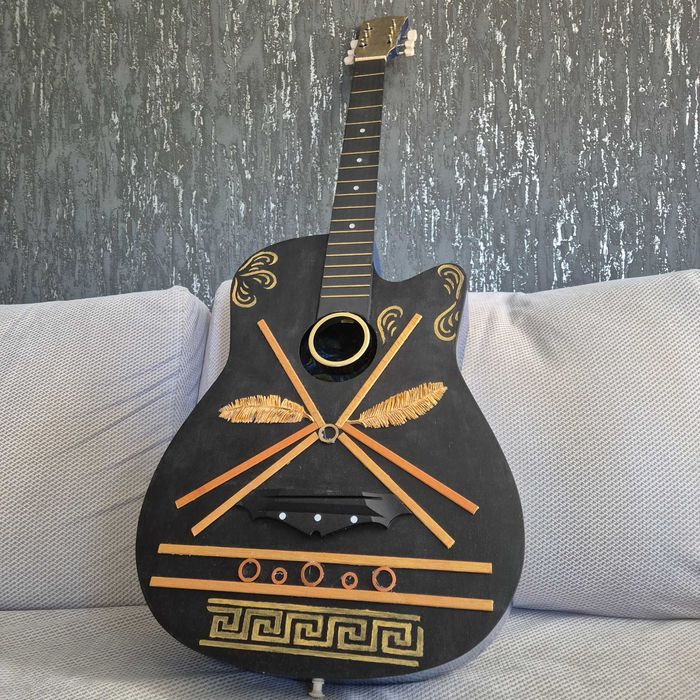 Декорирана китара