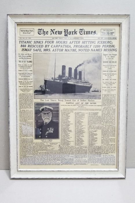 Постер" Титаник" в раме .