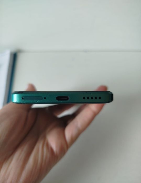 Продам смартфон хуавей нова 12i