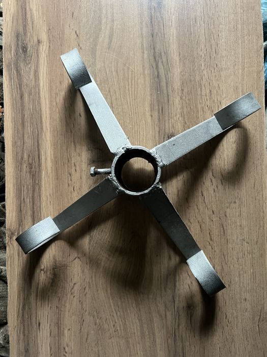 Подставки под елку.