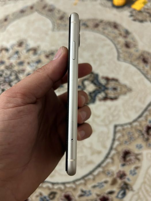 Продам Iphone 11 White