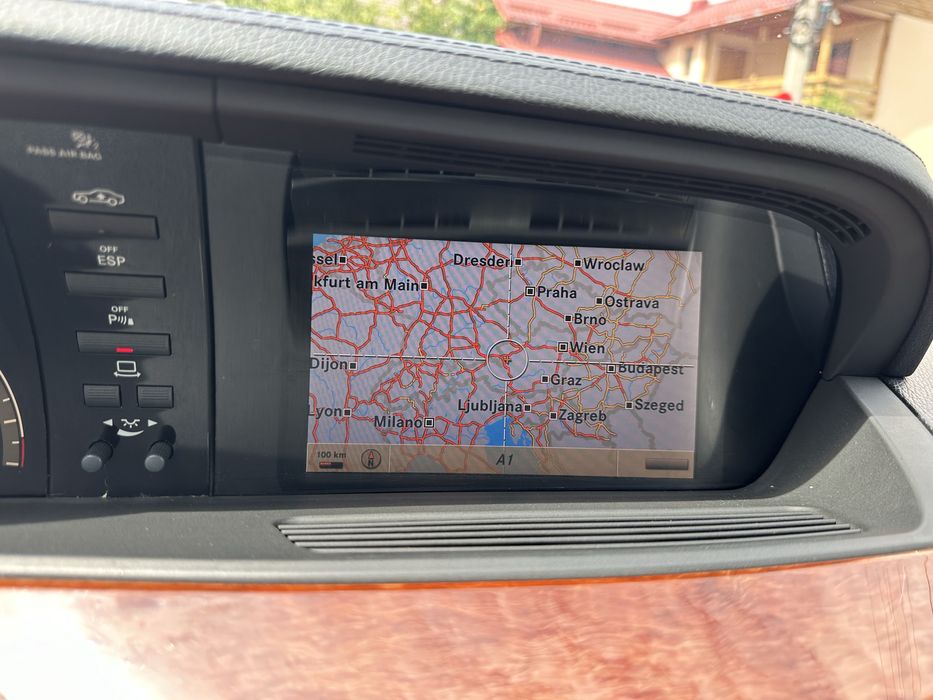 VAND MERCEDES S350 , 216 mii,singur proprietar de noua! Intretinuta excesiv cu toate schimburile la zi inclusiv Carte Service in reteaua Autoklass