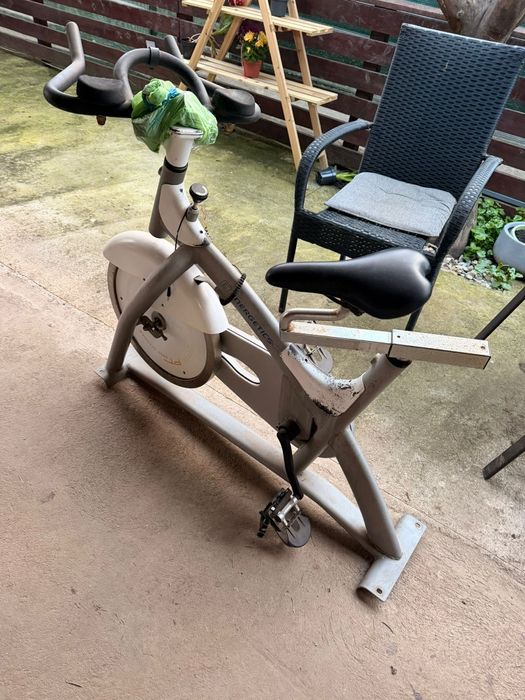 Bicicletă fitness (stationară)