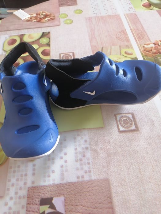 Сандали и маратонки 10лв