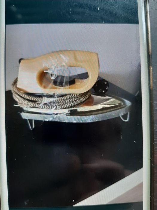 Se vinde  fier de călcat.                    .