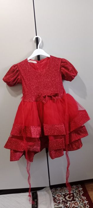 Платье детское красное