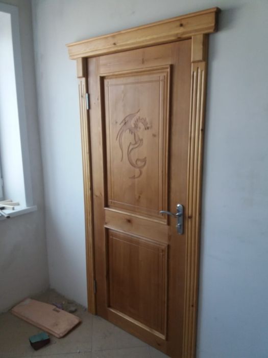 Лестницы, двери из дерева