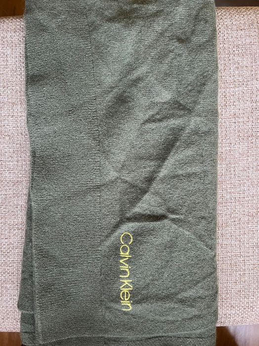 Шал на Calvin Klein