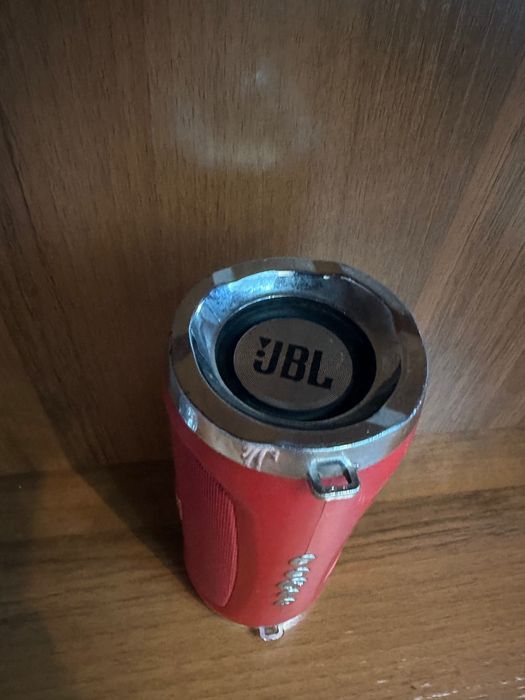 Красная калонка JBL