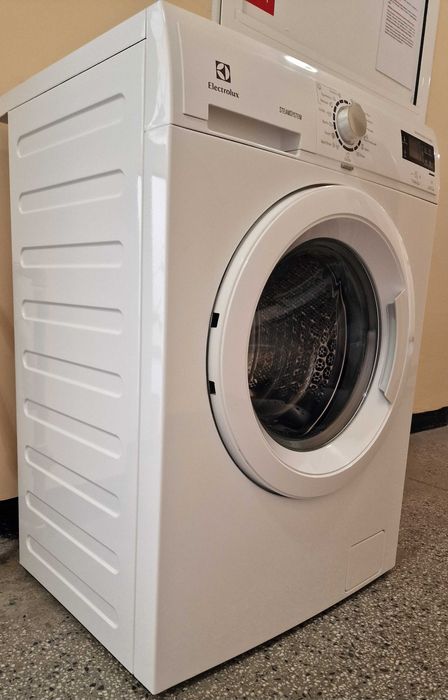 Пералня Electrolux - капацитет 7 kg; центрофуга 1200 оборота в минута