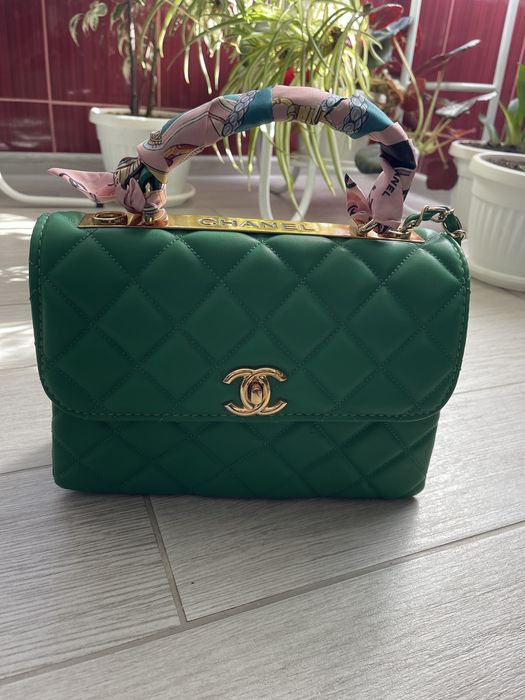 Зелена дамска чанта