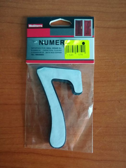 Numar usa ,poarta,casa cifra "7" auriu ABS 10 cm ,lipire adeziv