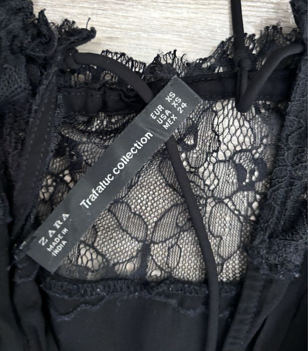 Zara рокля с дантела