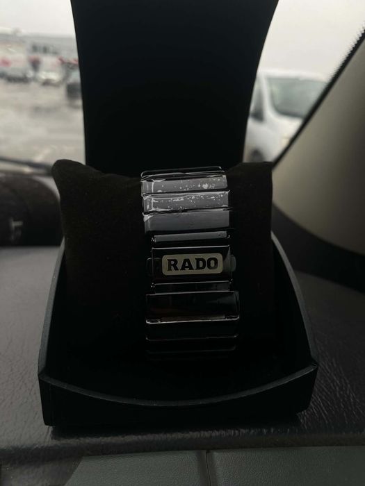 Луксозен часовник RADO Jubile Black Ceramic – Swiss Made, Черен, с дат