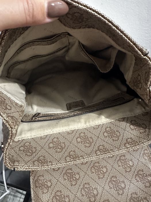 Малки чанти GUESS