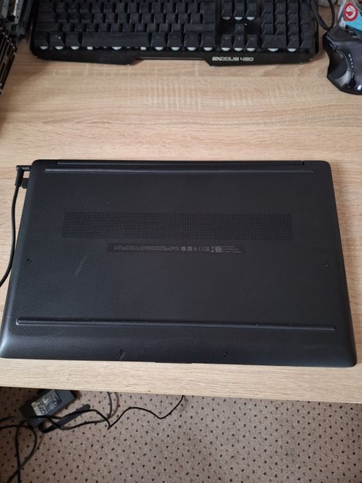 Laptop HP 17 , i5-1135G7 , 8 GB ram,  ssd NVMe 256 GB,  17.3"