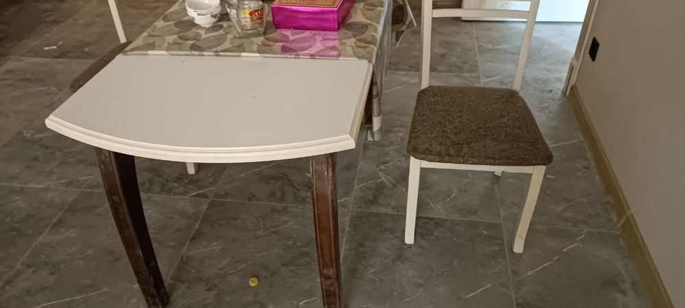 Продам стол со стулом для кухни