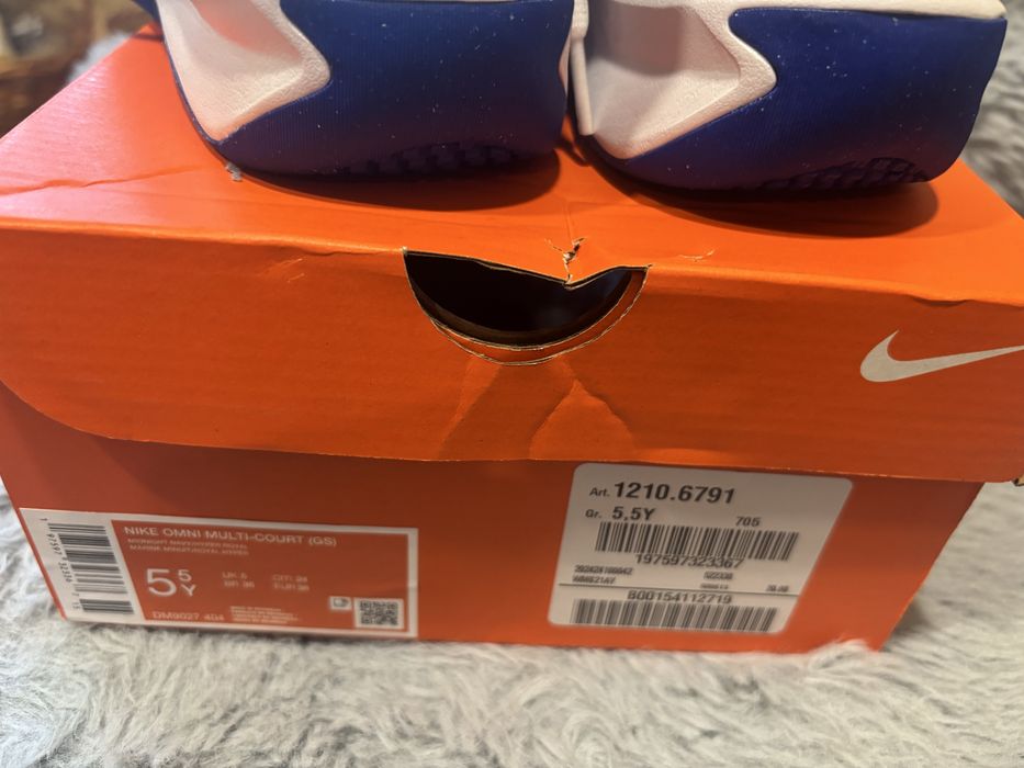 Чисто нови маратонки Nike